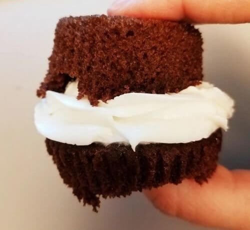 The Mess-Free Way To Eat a Cupcake