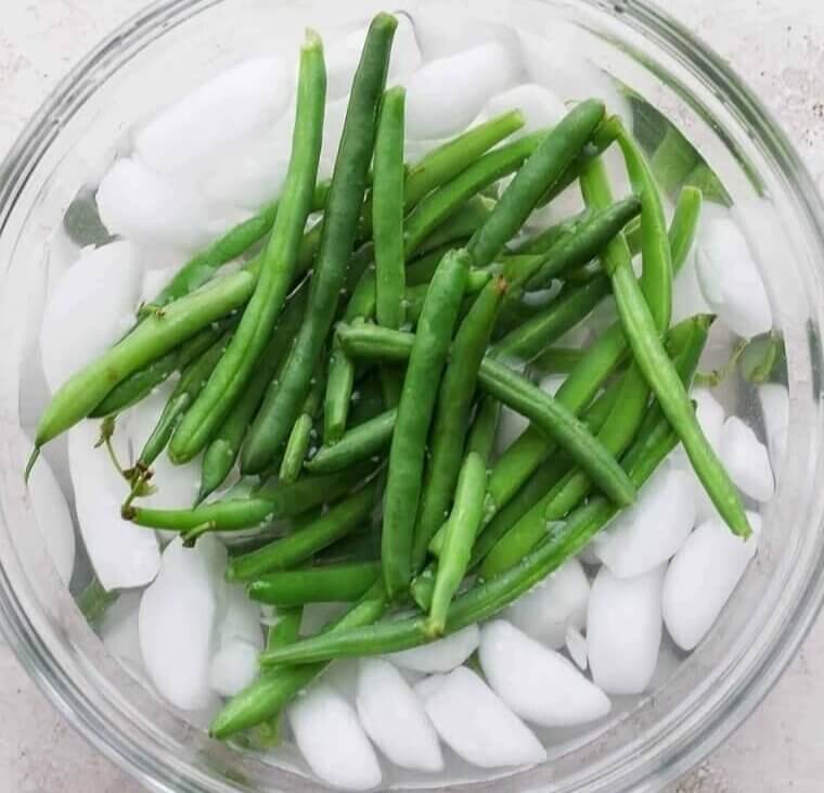 Shocking Boiled Veggies Will Keep Them Crunchy