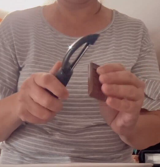 Use a Peeler to Make Easy Chocolate Curls