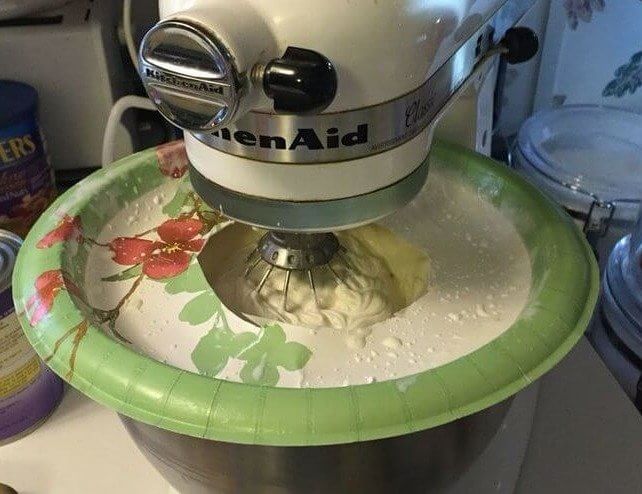 Catch Splatter With a Paper Plate