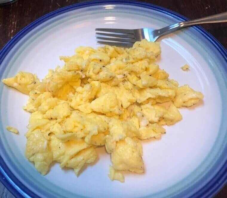The Truth Behind Adding Milk or Cream to Scrambled Eggs