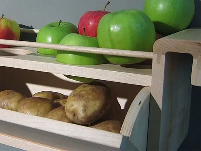 Store Potatoes And Apples Together To Stop Sprouting