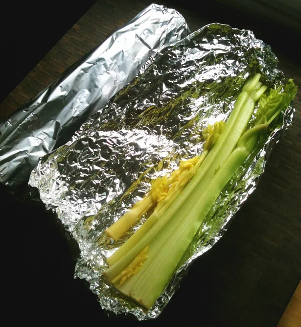 Aluminum Foil Keeps Veggies Fresh Longer Than Usual