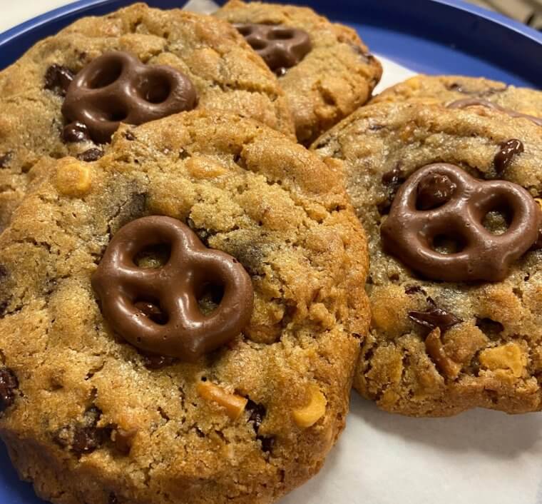 Make Kitchen Sink Cookies