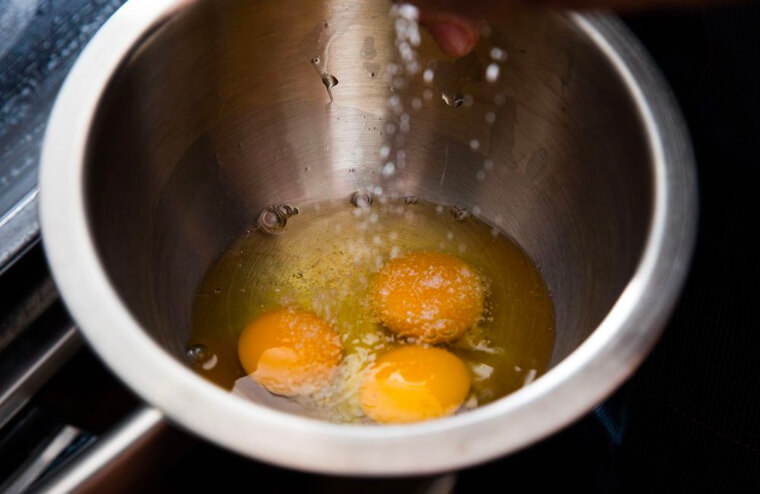 Season Your Scrambled Eggs At The Right Time