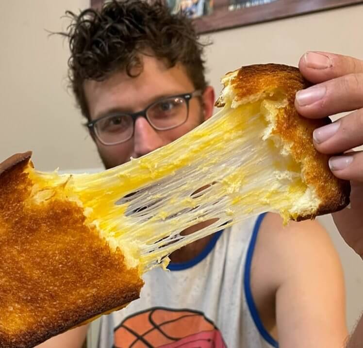 Make the Yummiest Grilled Cheese in Your Air Fryer